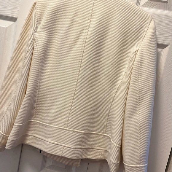 The classic peacoat, perfect color. - Picture 4 of 5